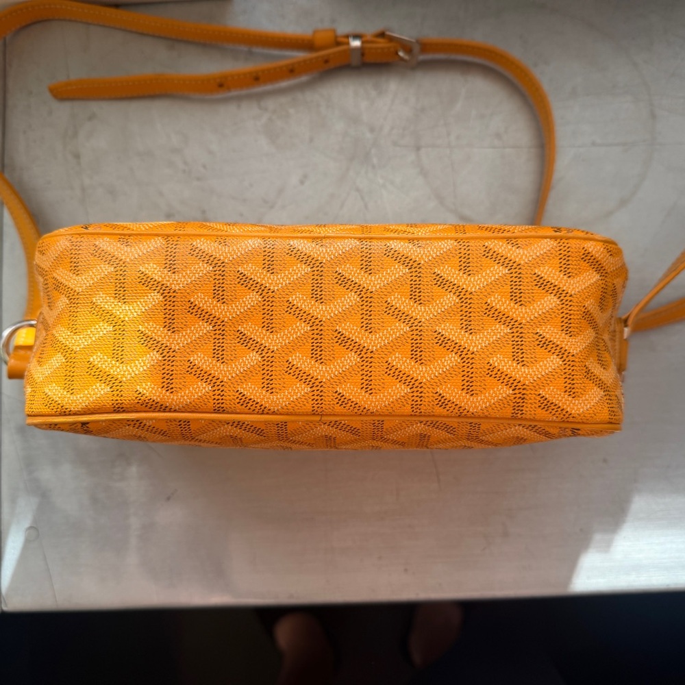 AUTHENTIC GOYARD CAP VERT YELLOW CROSSBODY BAG - Picture 9 of 16
